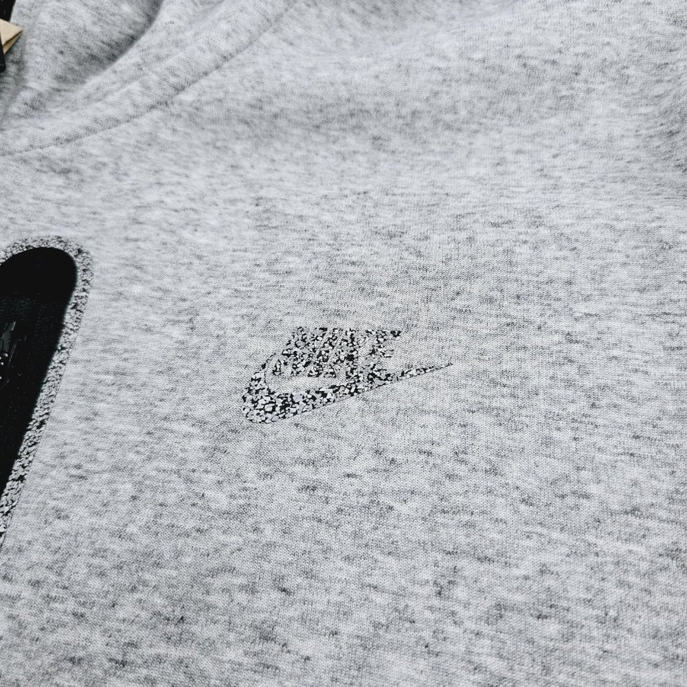 Nike Sportswear Tech Fleece Hoodie - Picture 5 of 10